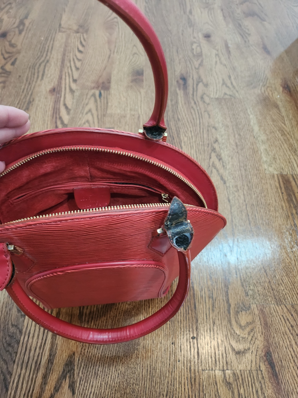 Louis Vuitton Red Epi Leather Alma PM Handbag - Picture 3 of 11